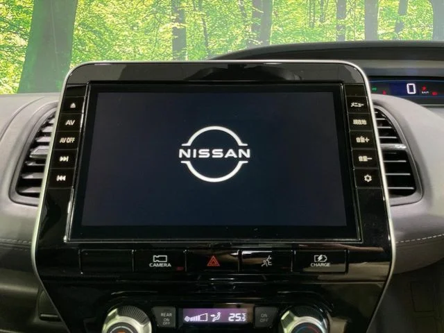 Nissan SERENA WG e−POWER　ハイウェイスター　V photo 3