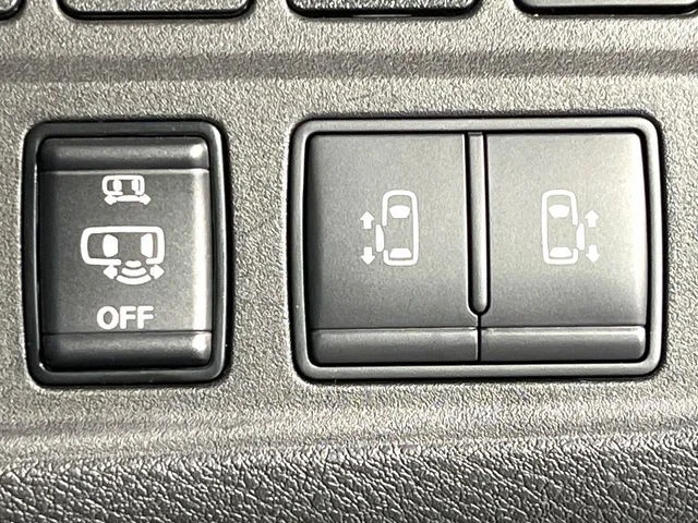 Nissan SERENA WG e−POWER　ハイウェイスター　V photo 4