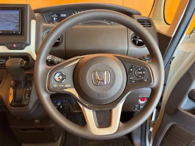 Honda N BOX G photo 2