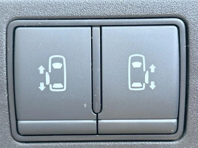 Nissan SERENA WG e−POWER　ハイウェイスター　V photo 4