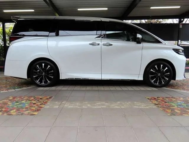 Toyota VELLFIRE HYBRID 4WD エグゼクティブラウンジE−Four photo 4