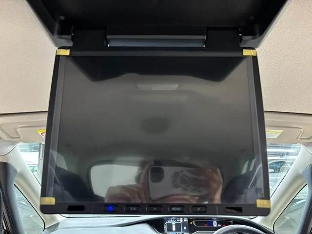 Nissan SERENA S-HYBRID ハイウェイスター　V photo 4