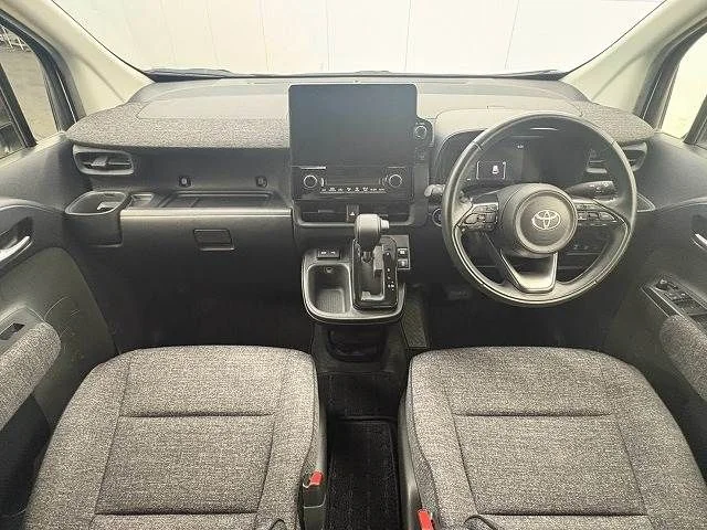 Toyota SIENTA Z photo 2