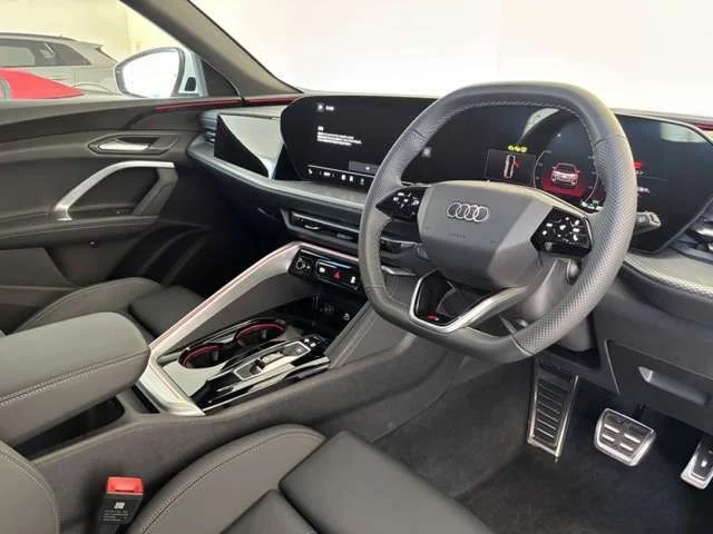 Audi AUDI Q5 TFSIクワトロ150kW　アドバンスド photo 2