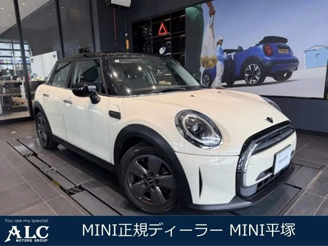 Bmw MINI COOPER D 5DOOR ベースグレード 2021