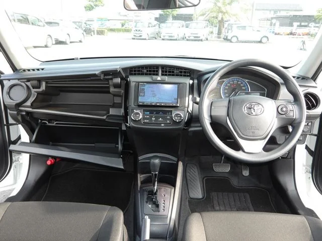 Toyota COROLLA AXIO HYBRID EX photo 2