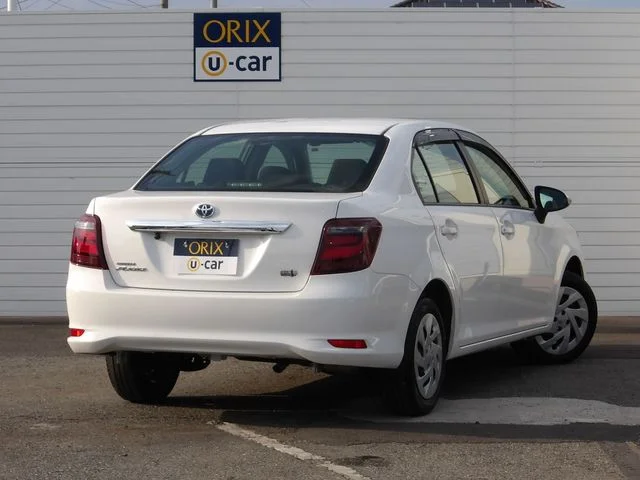 Toyota COROLLA AXIO HYBRID EX photo 3