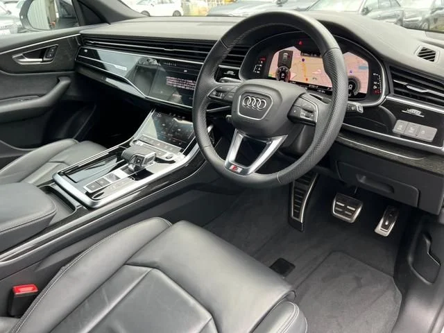 Audi AUDI Q8 ブロンズエディション photo 2