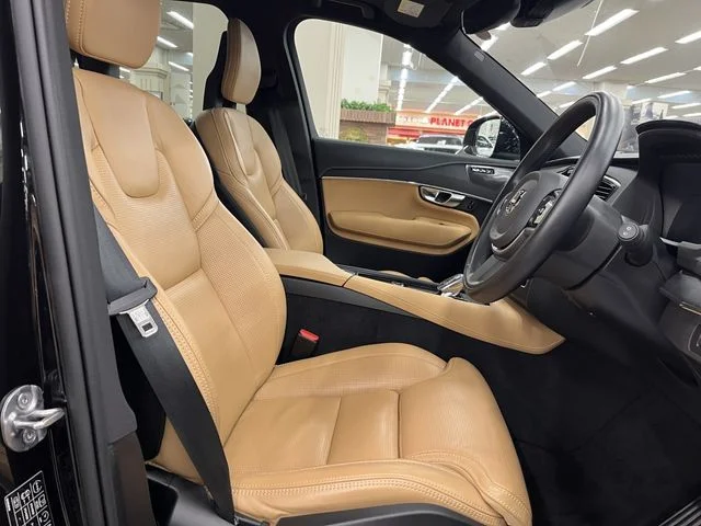 Volvo VOLVO XC90 B6　AWD　インスクリプション photo 4