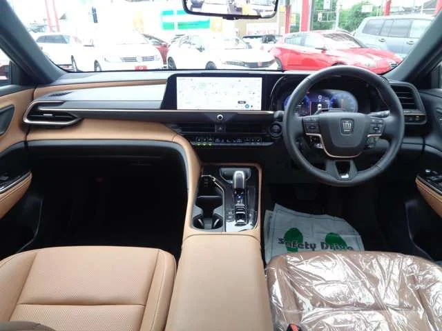 Toyota CROWN SPORT Z photo 2