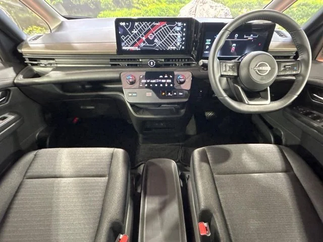 Nissan SERENA WG e−POWER　ハイウェイスター　V photo 2