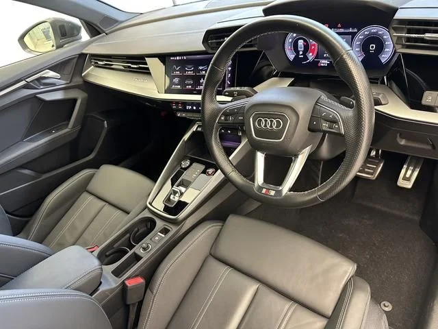 Audi AUDI S3 Sedan ベースグレード photo 2