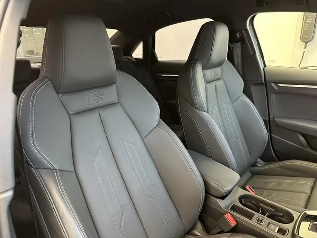 Audi AUDI S3 Sedan ベースグレード photo 4