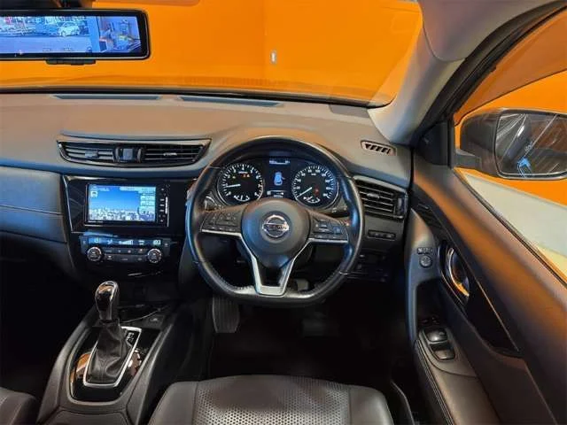 Nissan X-TRAIL 4WD 20Xi　Vセレクション photo 2