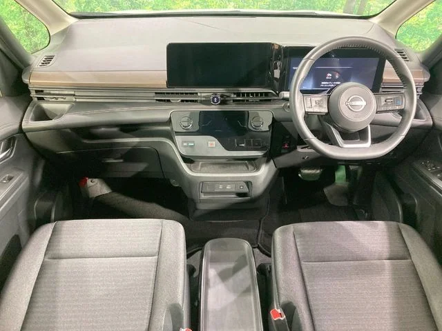 Nissan SERENA WG e−POWER　ハイウェイスター　V photo 2