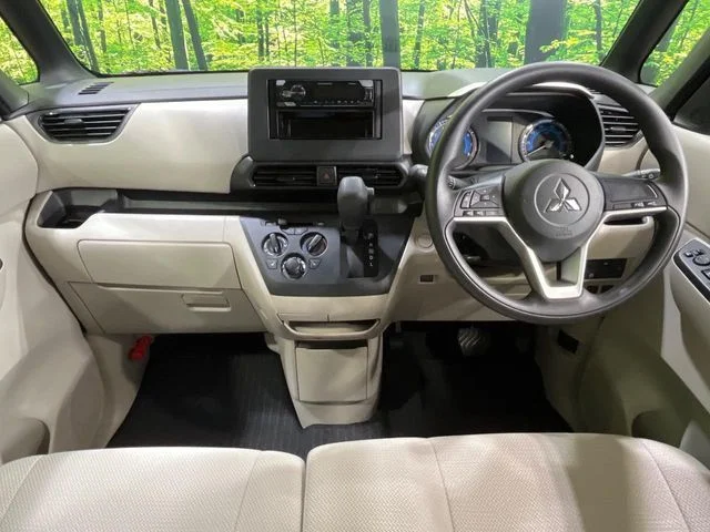 Mitsubishi eK SPACE M photo 2