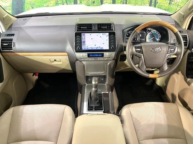 Toyota LANDCRUISER PRADO TX　Lパッケージ photo 2