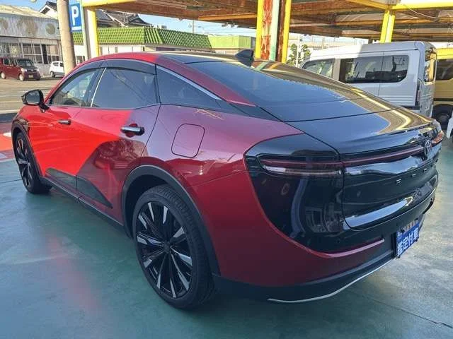 Toyota CROWN CROSSOVER RS　E−Four　advanced photo 4