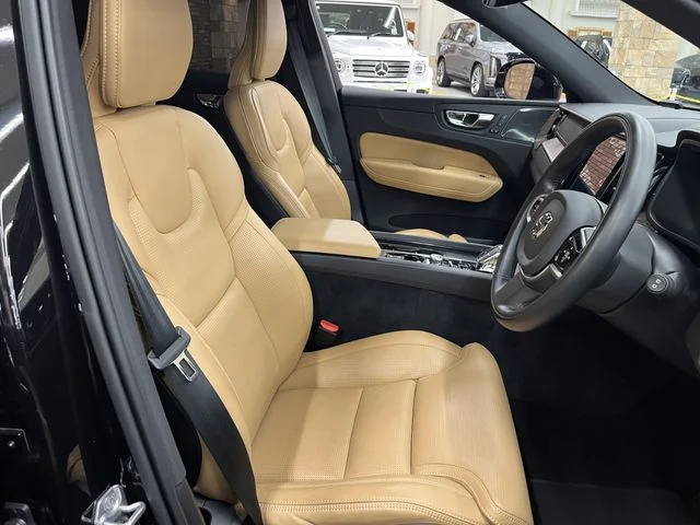 Volvo VOLVO XC60 B5　AWD　インスクリプション photo 4