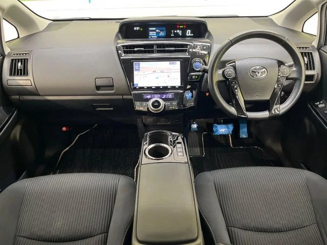 Toyota PRIUS Alpha S　チューンブラック2 photo 2