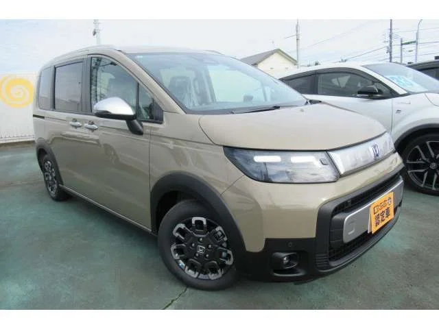 Honda FREED e:HEV クロスター photo 4