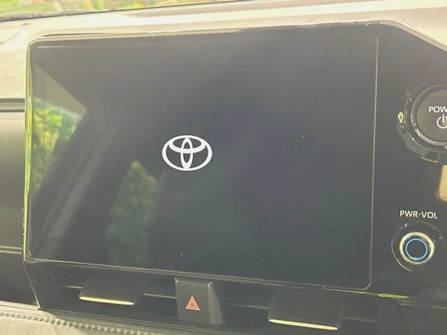 Toyota VOXY HYBRID S−Z photo 4