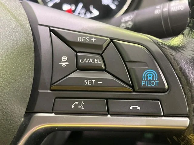 Nissan X-TRAIL HYBRID 4WD 20Xi　ハイブリッド　レザーエディショ photo 4