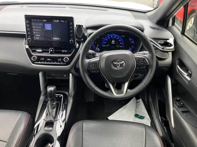 Toyota COROLLA CROSS HYBRID S photo 2
