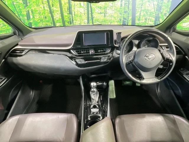 Toyota C-HR G　ハイブリッド photo 2