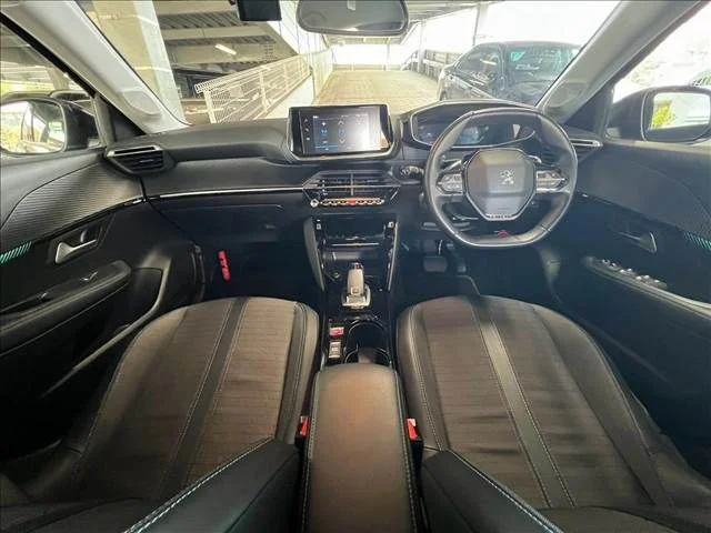 Peugeot PEUGEOT 208 アリュール photo 2