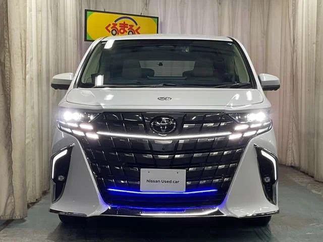 Toyota ALPHARD hybrid 4WD エグゼクティブラウンジ photo 4