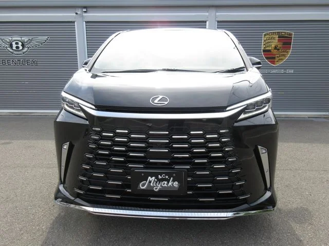Toyota ﾚｸｻｽ LM500h バージョンL photo 4