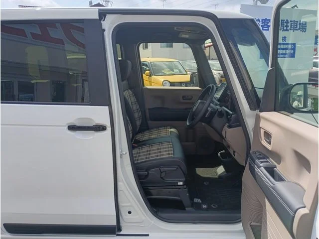 Honda N BOX JOY ターボ　モノトーン photo 2