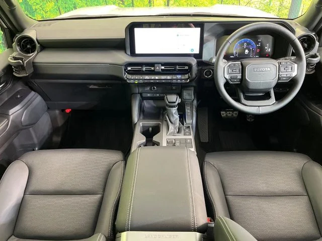 Toyota LANDCRUISER 250 VX photo 2
