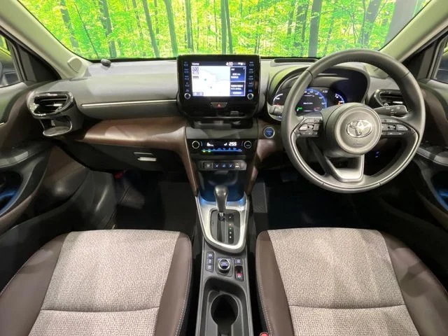 Toyota YARIS CROSS HYBRID Z photo 2