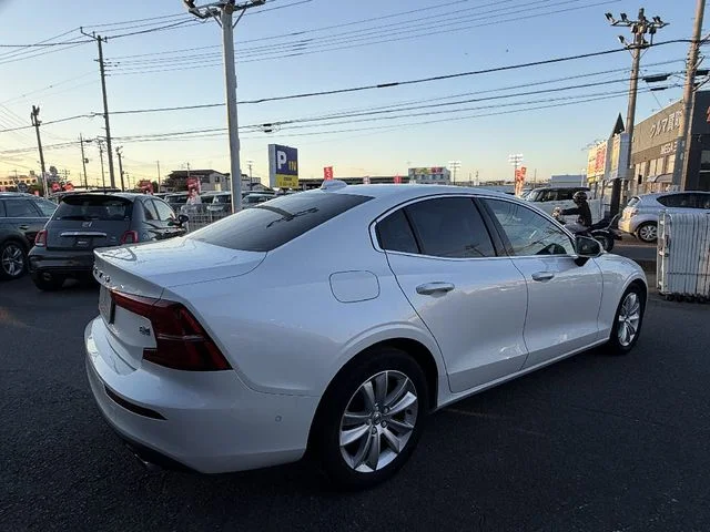 Volvo VOLVO S60 T4　モメンタム photo 2
