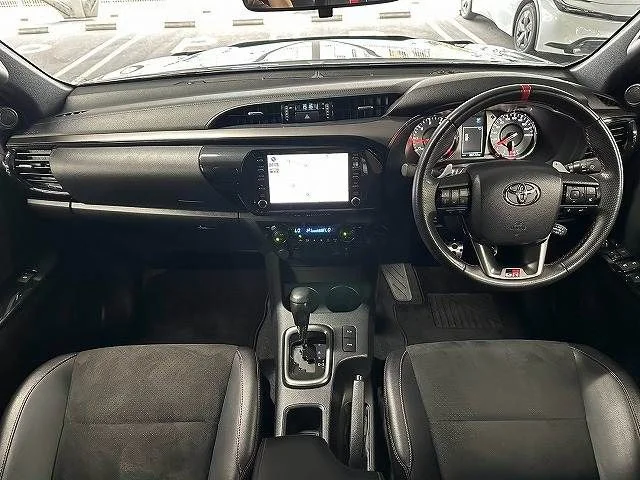 Toyota HILUX 4WD Z　GR　スポーツ photo 2