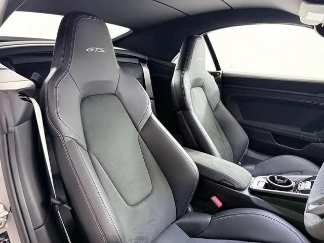 Porsche PORSCHE 911 open カレラ4　GTS photo 3