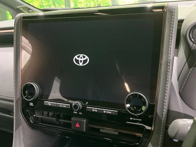Toyota VELLFIRE HYBRID Z　プレミア photo 4