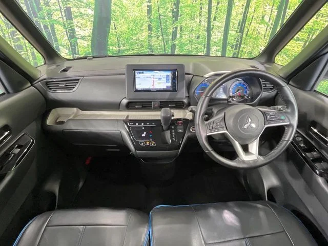 Mitsubishi DELICA MINI T　プレミアム photo 2