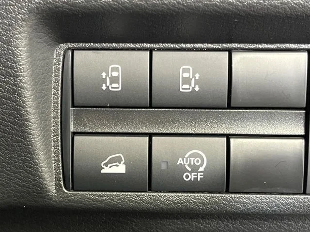Mitsubishi DELICA MINI T　プレミアム photo 4