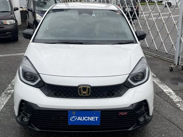 Honda FIT e:HEV RS photo 2