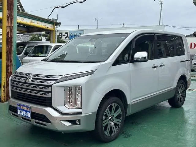 Mitsubishi DELICA D:5 4WD P photo 3