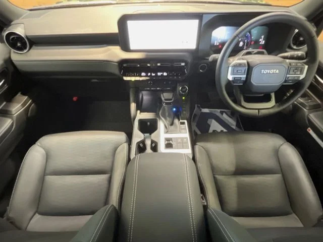 Toyota LANDCRUISER 250 VX photo 2
