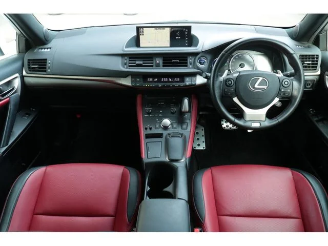Toyota LEXUS CT200h Fスポーツ photo 3