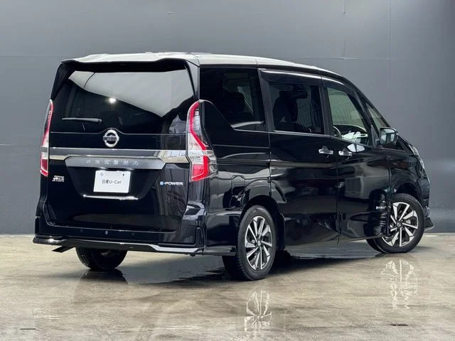 Nissan SERENA WG e−POWER　ハイウェイスター　V photo 2
