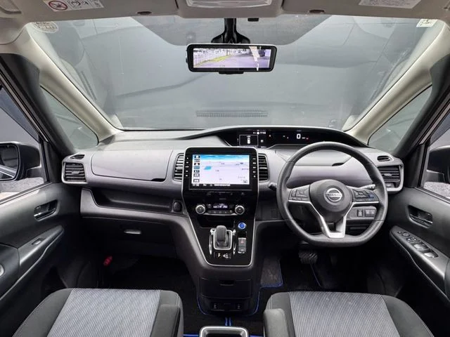 Nissan SERENA WG e−POWER　ハイウェイスター　V photo 3