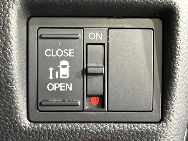 Honda N BOX CUSTOM L photo 4