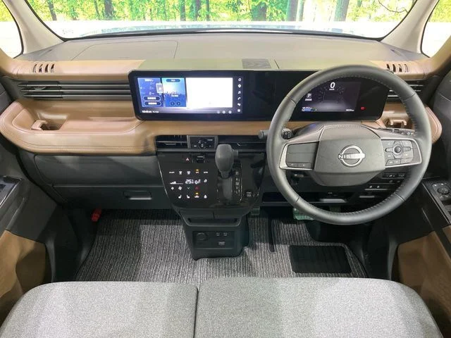 Nissan ROOX ハイウェイスターX photo 2