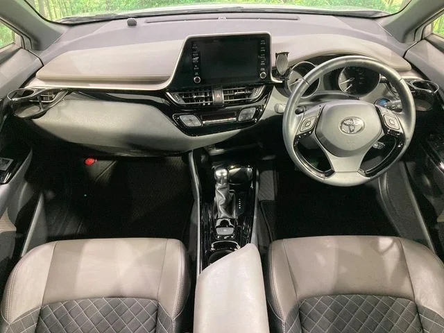 Toyota C-HR G　ハイブリッド photo 2